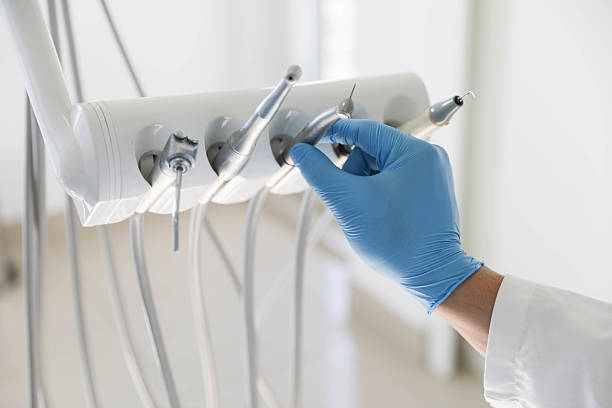 Professional Emergency Dentist technician working in Wellman, IA